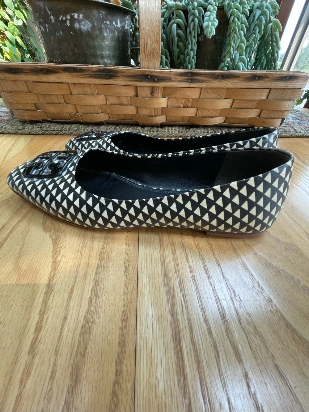 Tory Burch Black & Cream Geometric Logo Georgia Flats